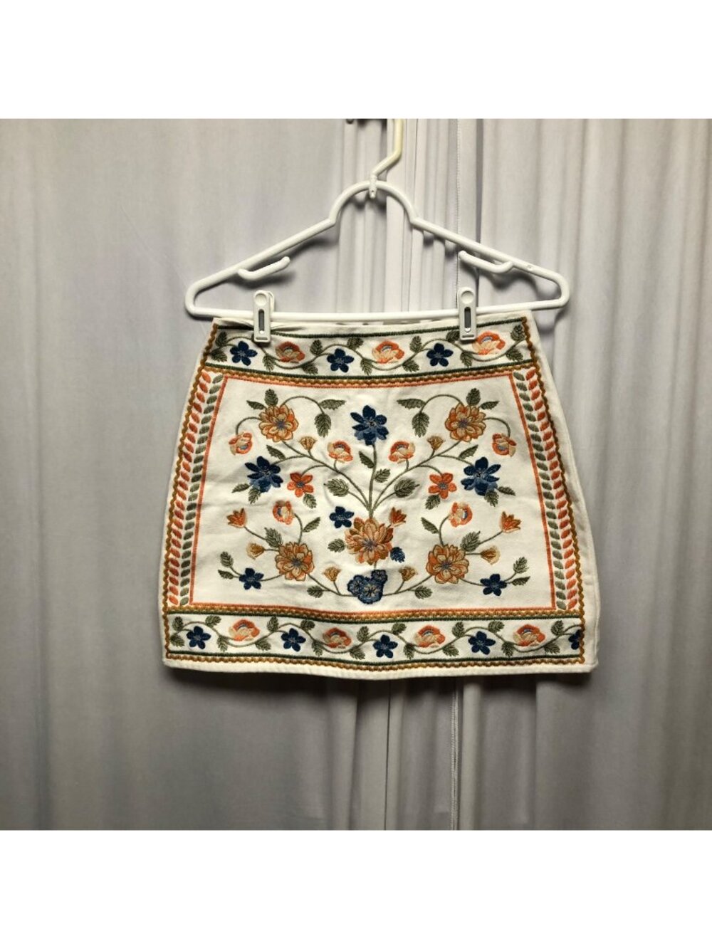 Mi Ami Francesca Skirt Size Small White Denim Embroidered Floral Cotton Mini